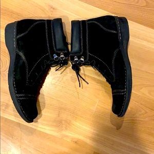 Clarks ankle boots black suede size 8.5